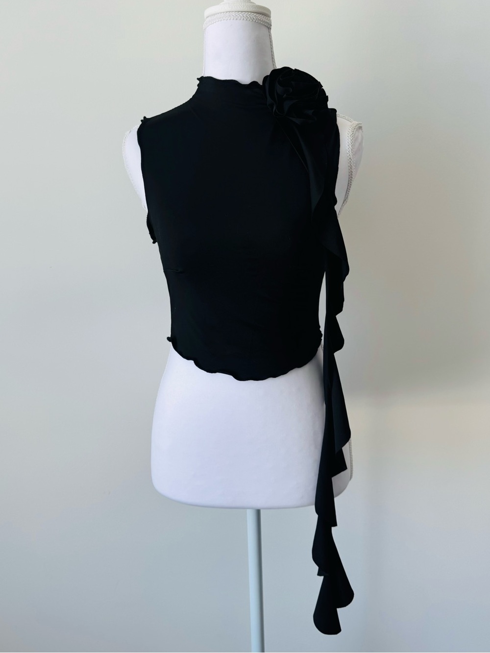 Y2K Black Mock Neck Sleeveless Top - Rose Shoulder Rosette 🖤